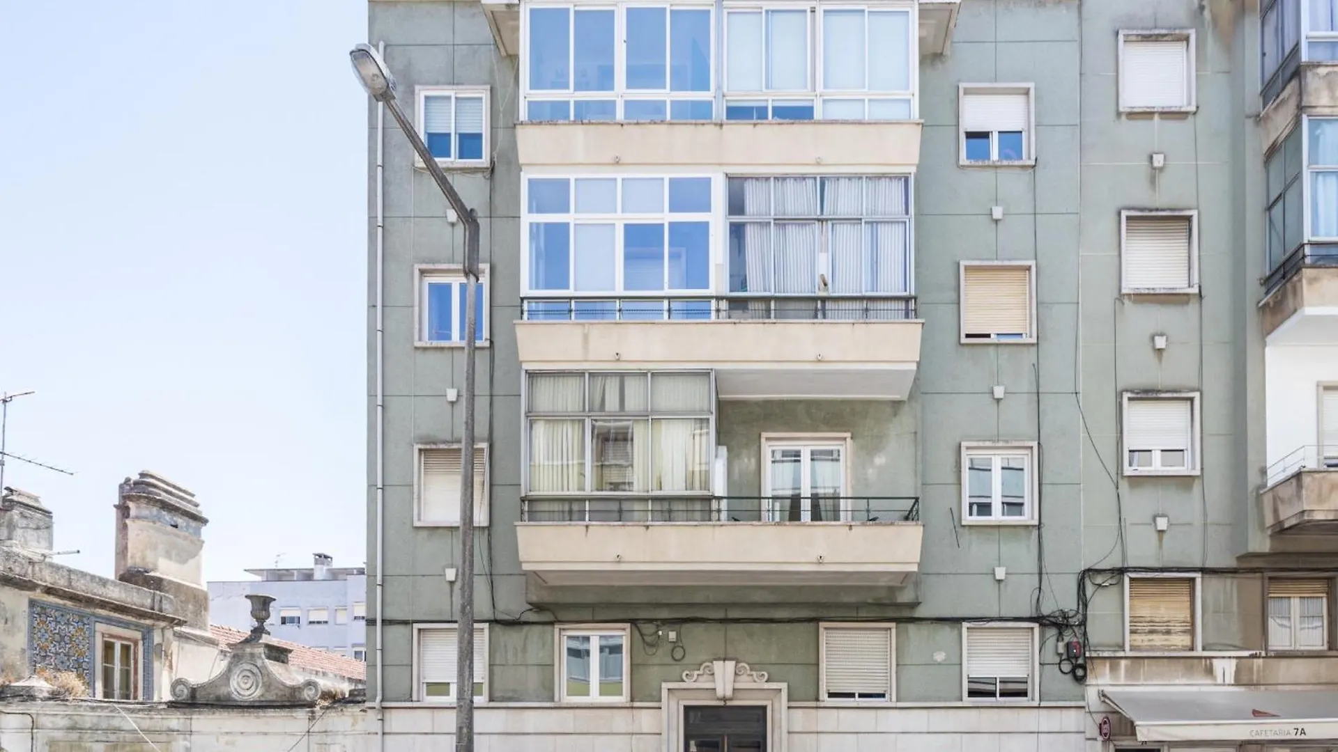 Apartment Akicity Benfica Mistery Lissabon